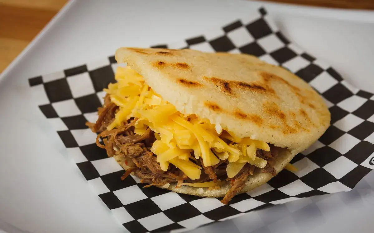 Arepa Jamón y queso